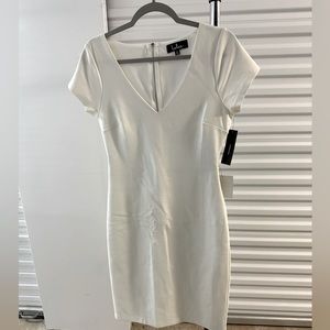 NWT Lulus White Bodycon Short Sleeve Shift Dress 🤍